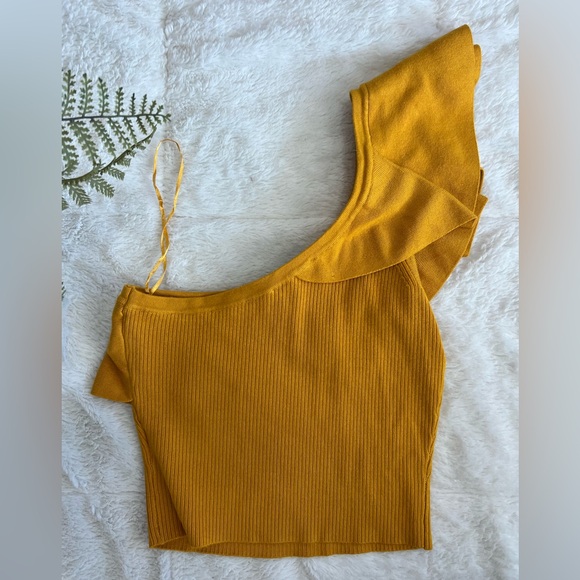 Express Single Shoulder Ruffle Top - Picture 4 of 6